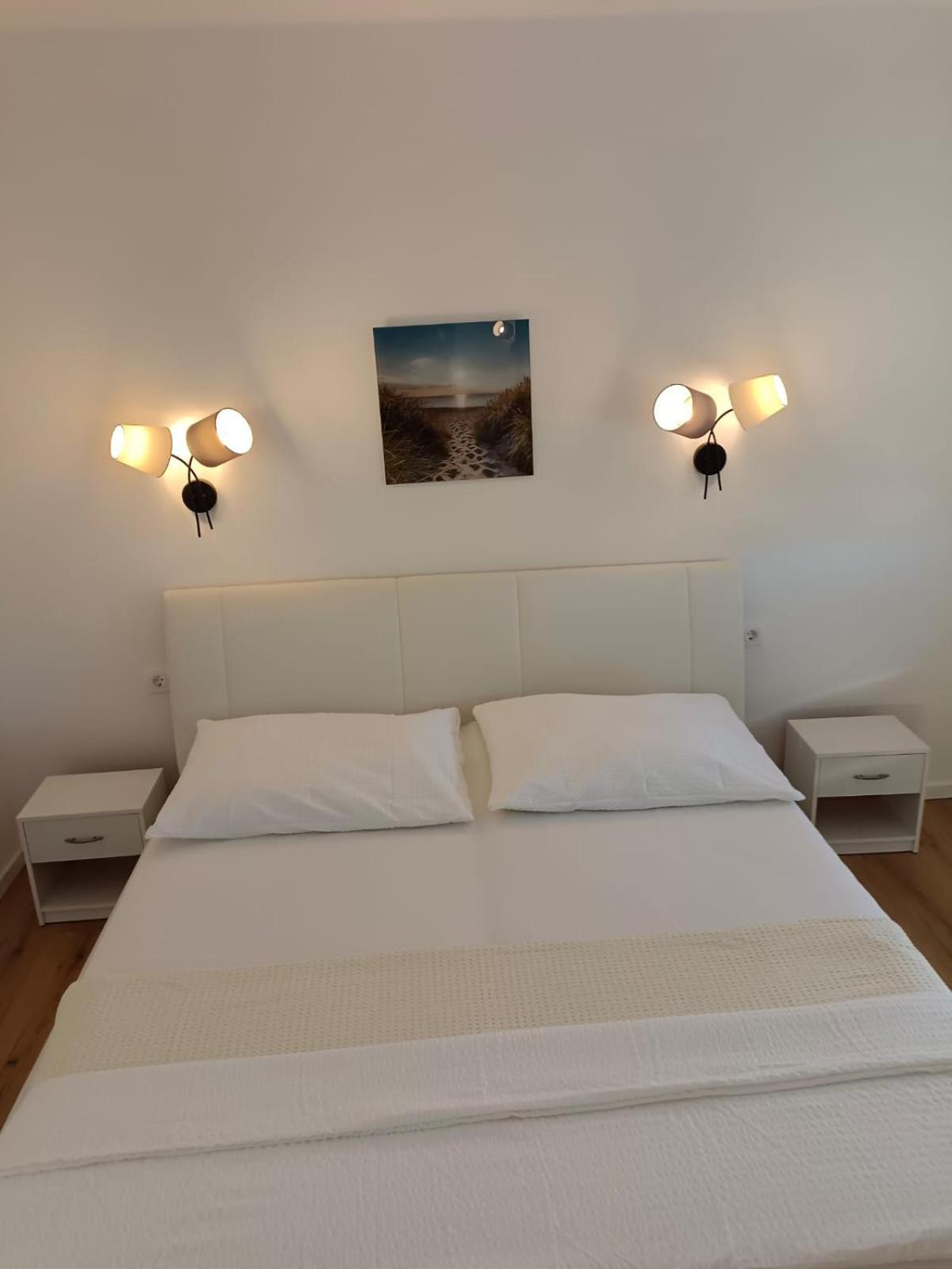 Frane Apartament Vir